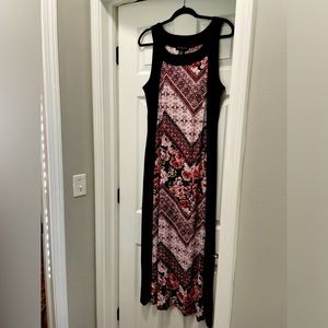 Beautiful sleeveless dress with beautiful colors Dark&light pink,burgundy,white